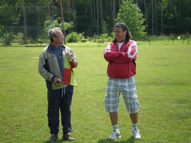 Rozhodčí Pouličního turnaje 2011 - Tonda Vašina a Petr Vrablic